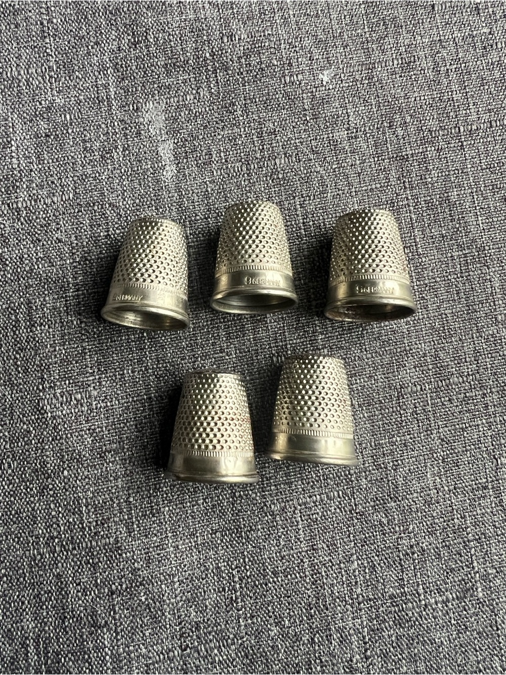 Classic Metal Sewing Thimbles - Silver Tone Set of 5